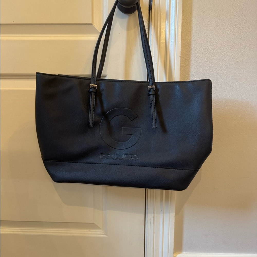 Guess Black Leather Tote Bag with Structured Design